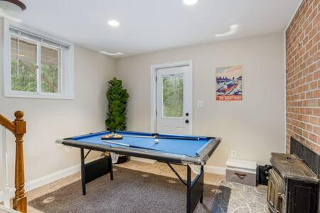 Harpers Ferry Cabin Hot Tub, Deck, Fire Pit, Wifi Esterno foto