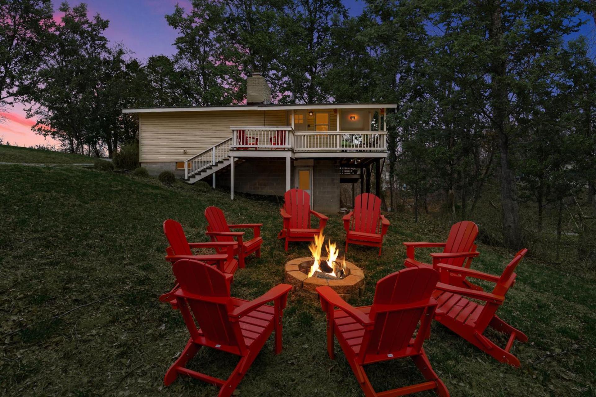 Harpers Ferry Cabin Hot Tub, Deck, Fire Pit, Wifi Esterno foto
